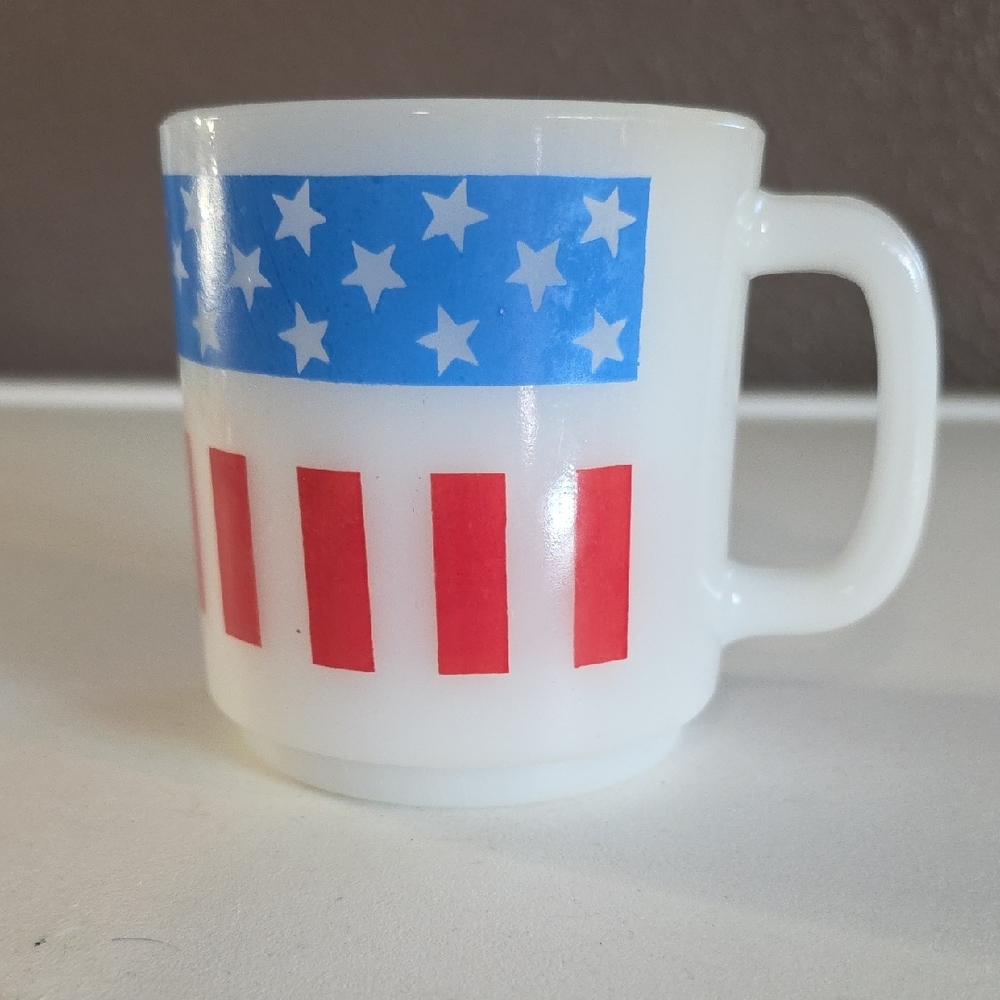 Vintage Milk Glass Patriotic Stars and Stripes Mug
